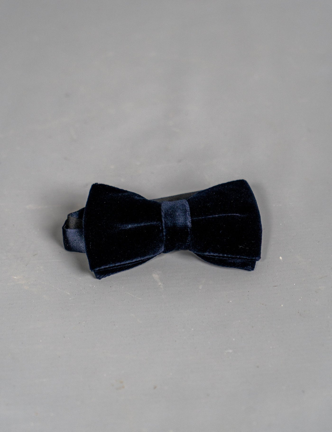 Velvet Bowtie - Navy