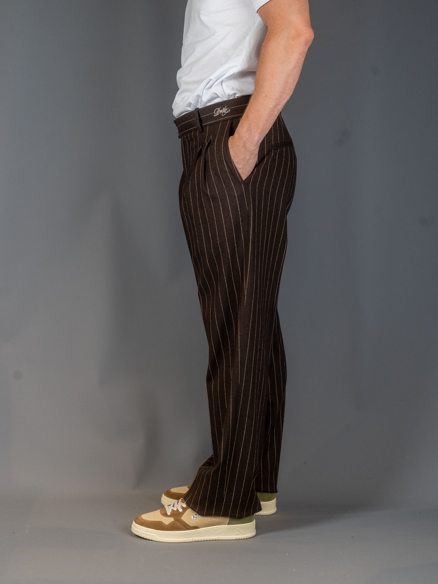 Le Pantalon Pinstripes – Brun