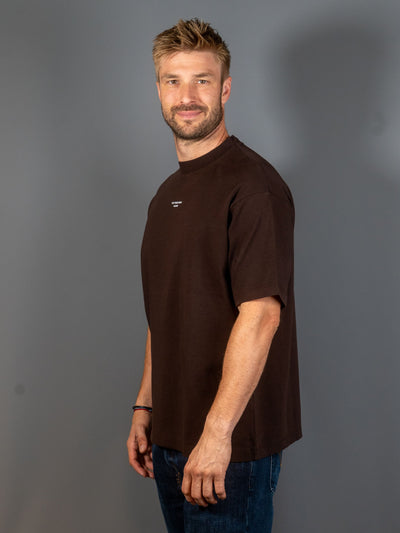 Le T-shirt Slogan Classique – Brun