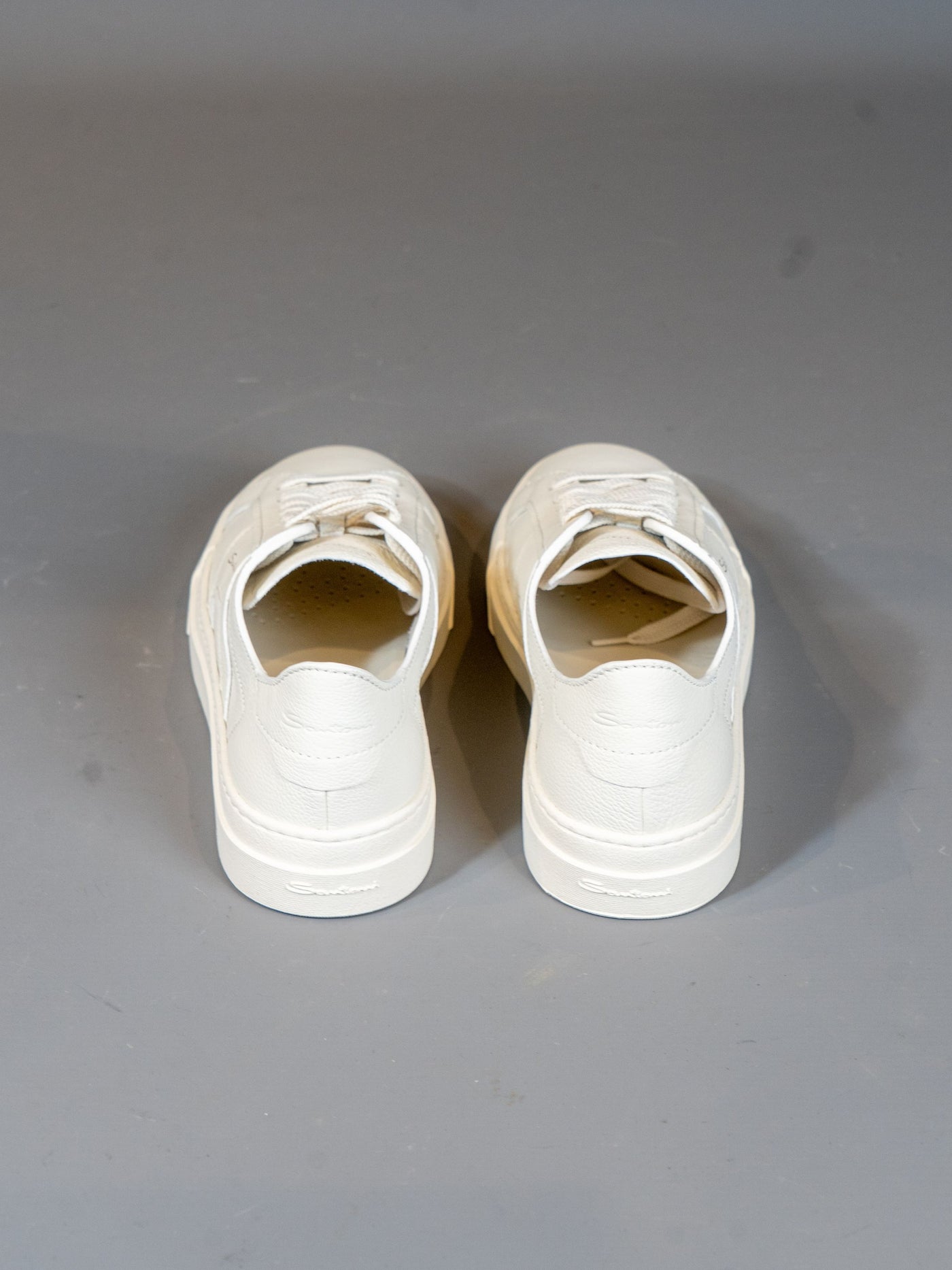 Tumbled Leather Double Buckle Sneaker - Hvid