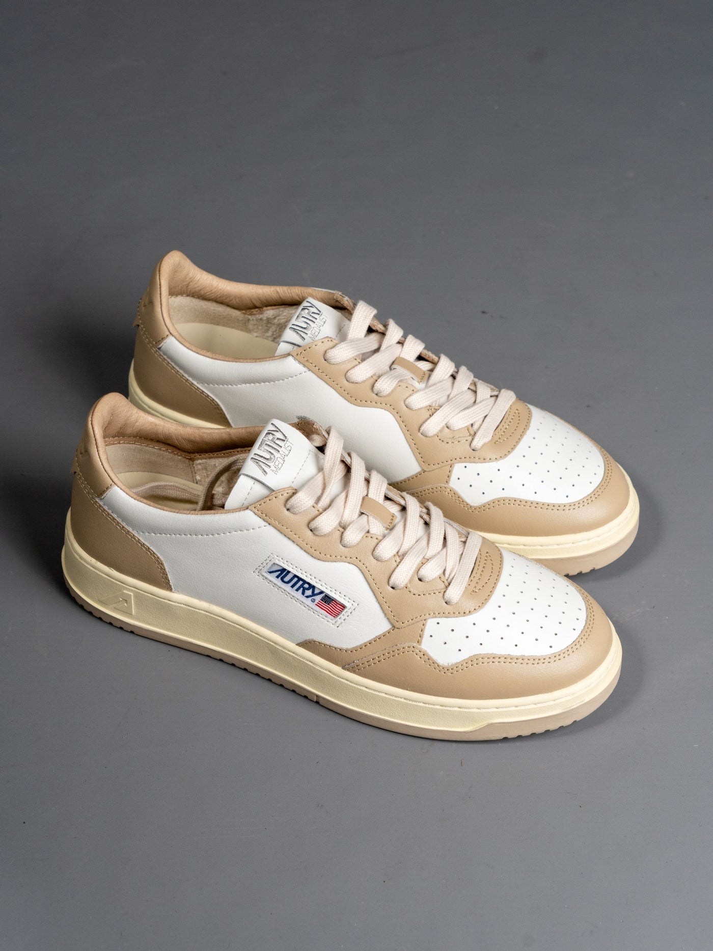 Medalist Low Sneaker Leather -  Sand