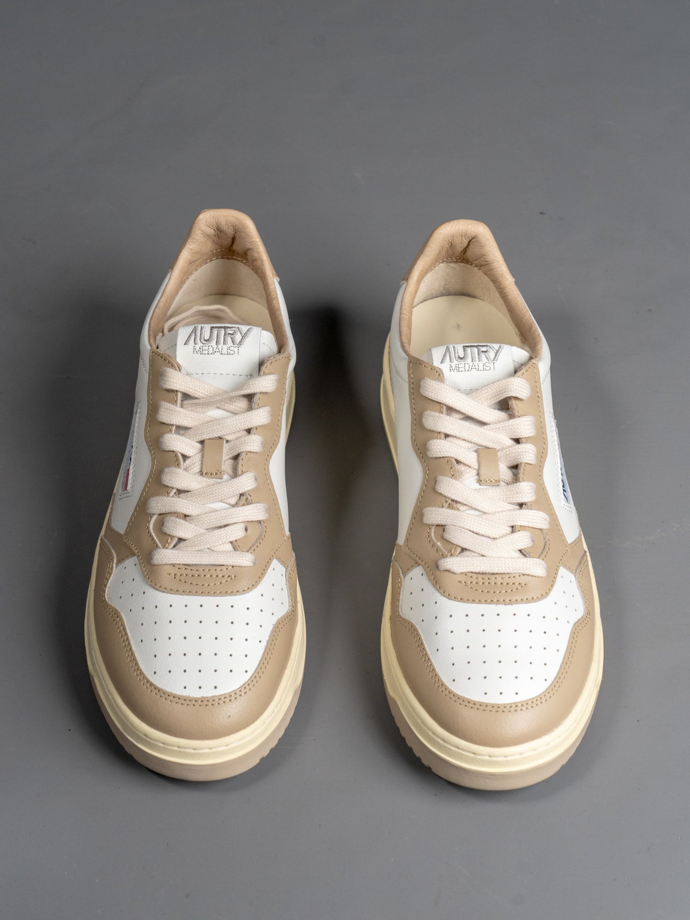 Medalist Low Sneaker Leather -  Sand