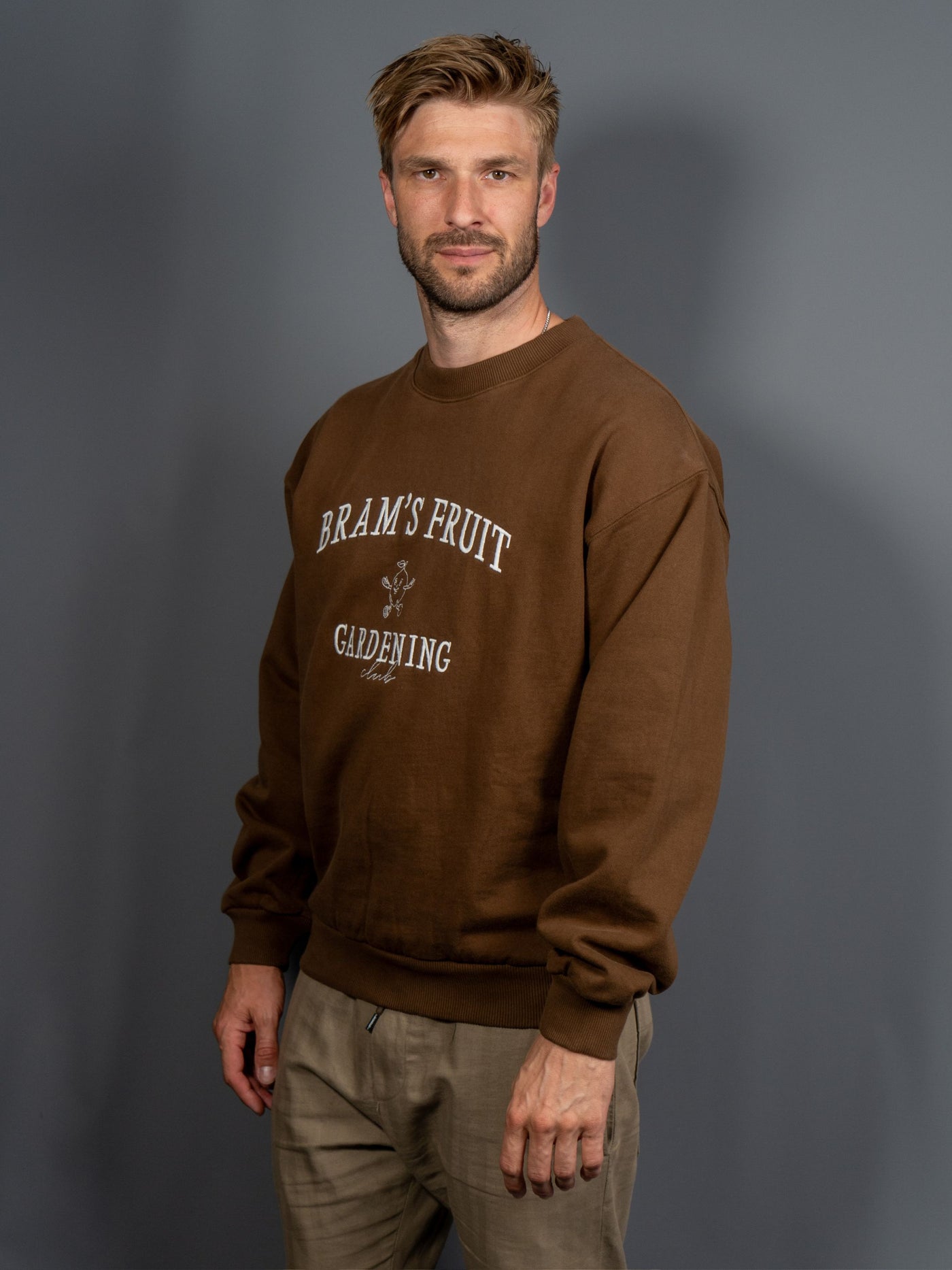 Gardening Club Crewneck - Brun